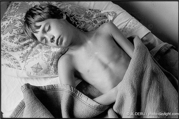 enfant endormi - asleep child